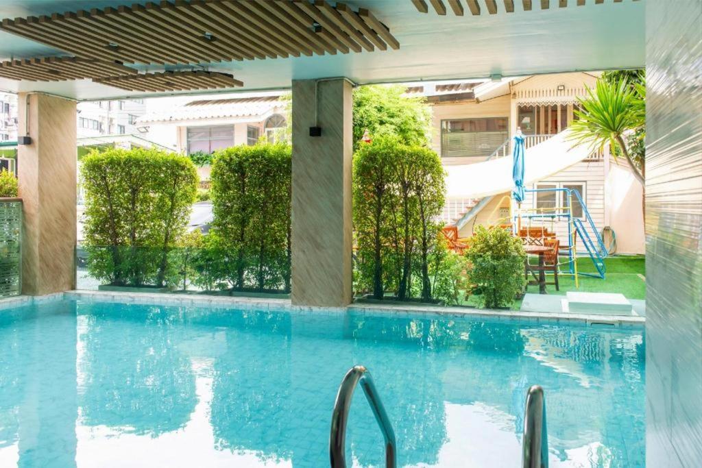 Resort Bangphlat Bangkok Extérieur photo