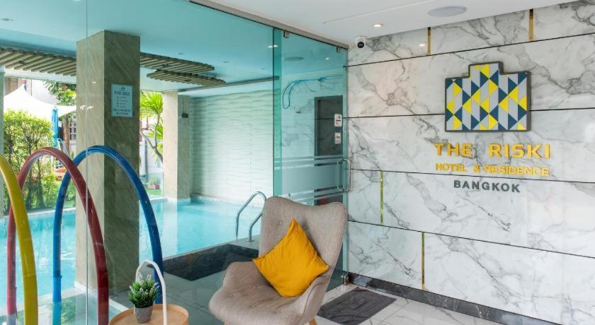 Resort Bangphlat Bangkok Extérieur photo