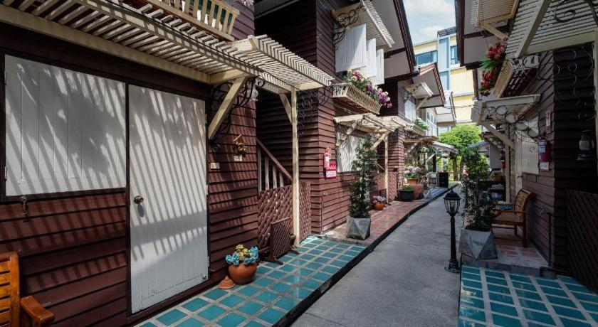 Resort Bangphlat Bangkok Extérieur photo