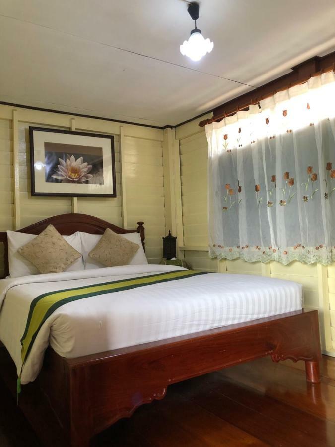 Resort Bangphlat Bangkok Extérieur photo