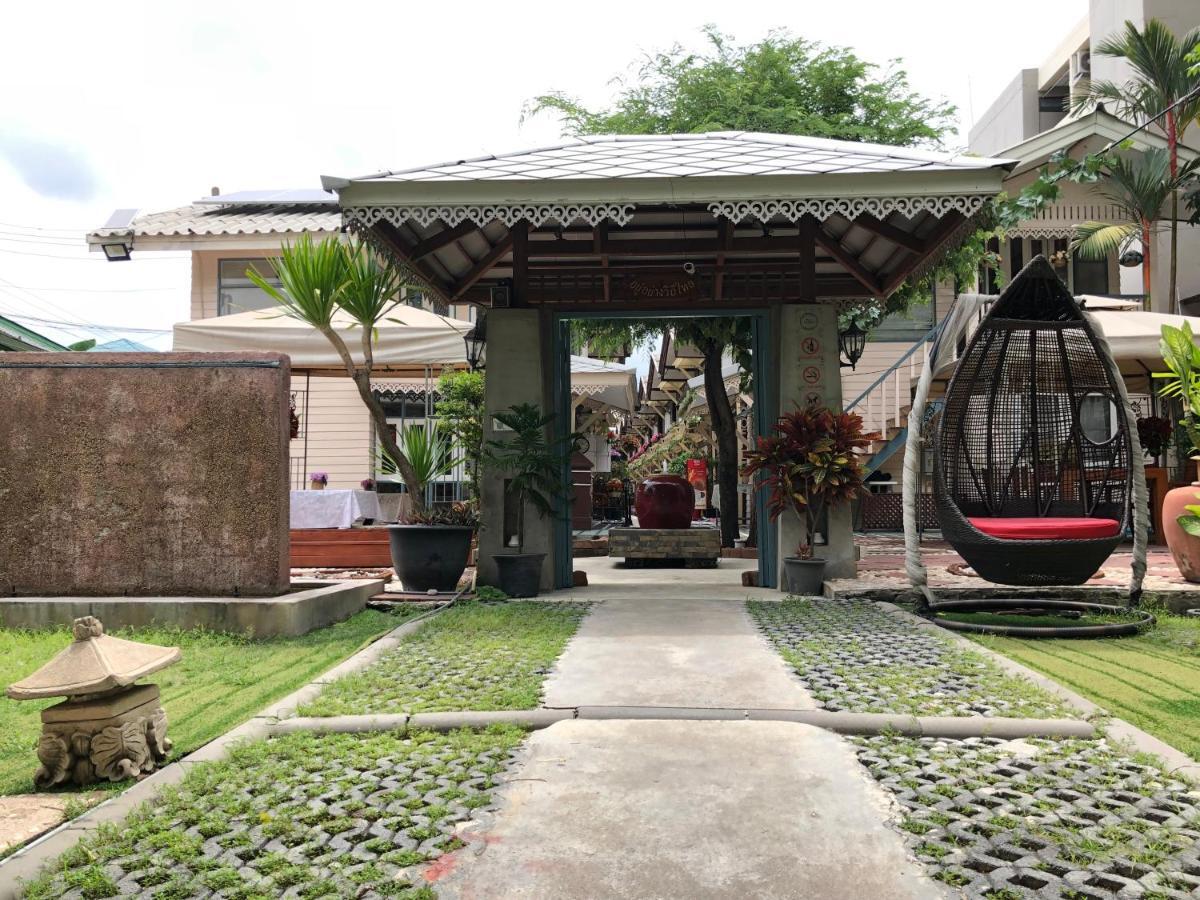 Resort Bangphlat Bangkok Extérieur photo