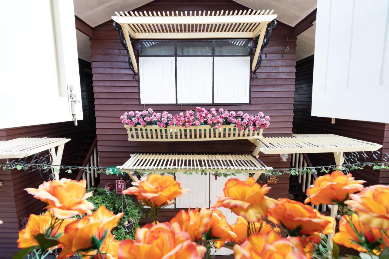Resort Bangphlat Bangkok Extérieur photo