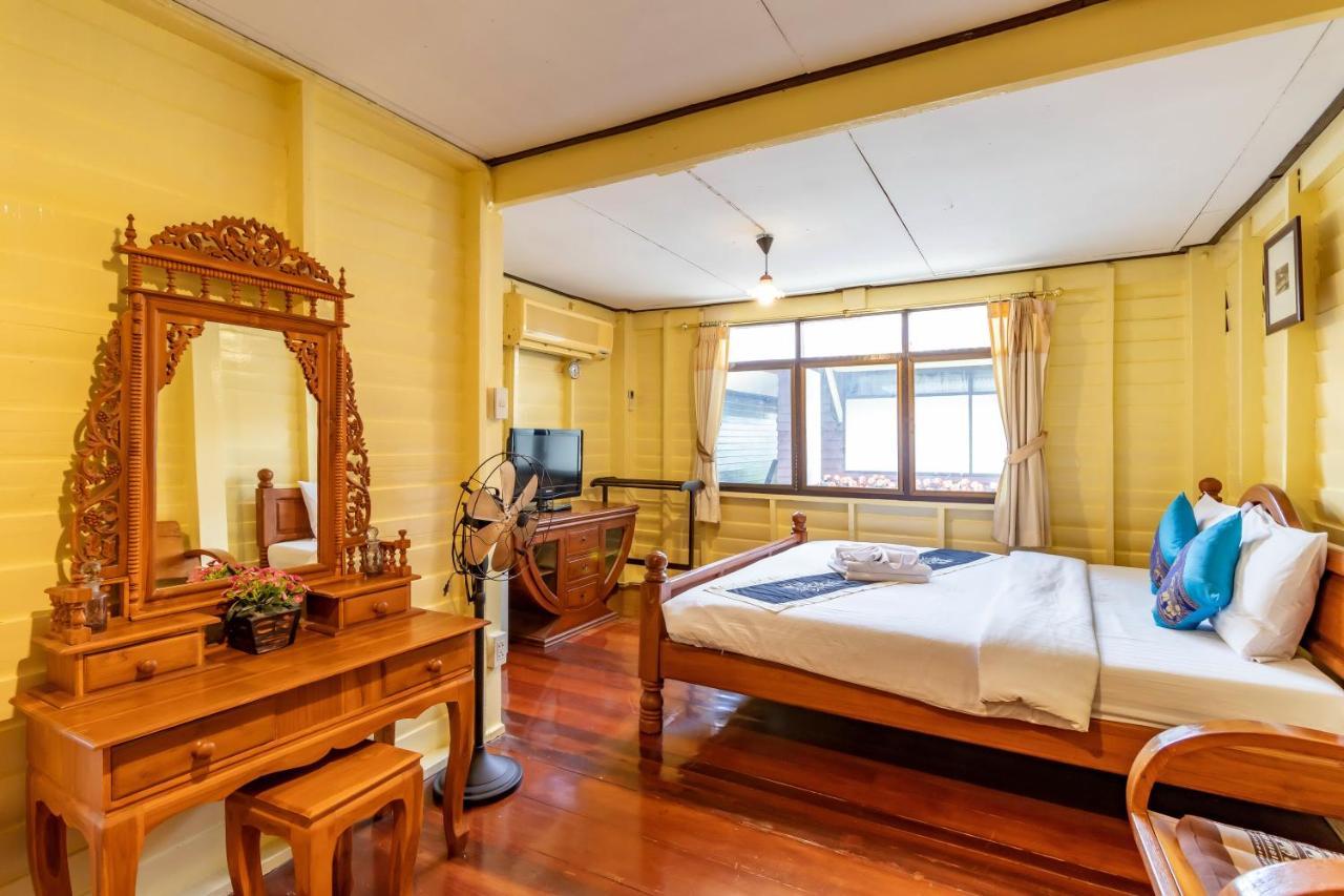 Resort Bangphlat Bangkok Extérieur photo